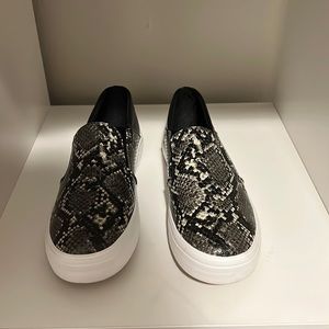 snake skin material platforms